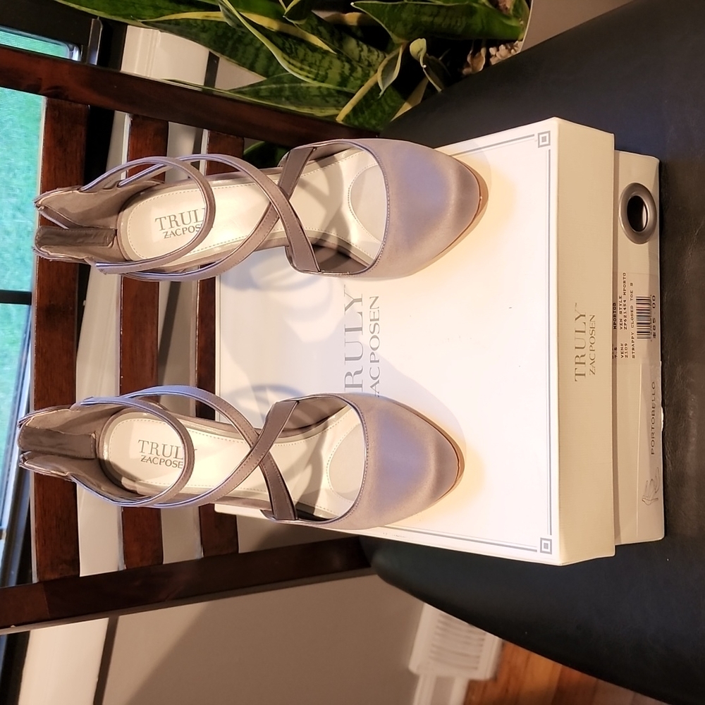 Truly Zacposen Portobello Strappy Closed Toe 7.5